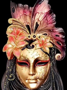 Nærbillede af Veronese 'Lilje' maske, fremhæver detaljer i bronze-belagt polyresin, indviklede gulddekorationer og blomstermotiver i rød og guld